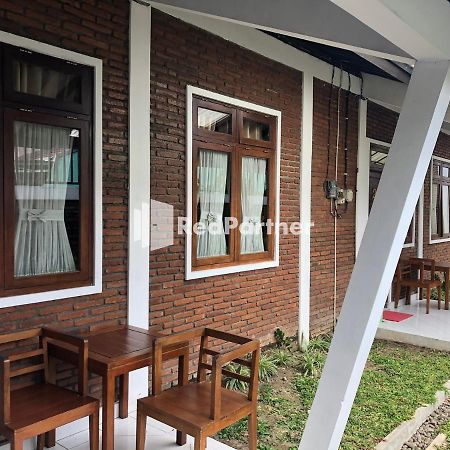 Rifka Annisa Guesthouse Syariah Redpartner Yogyakarta Eksteriør billede