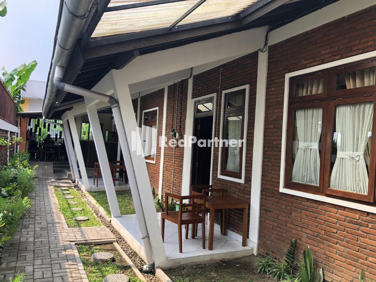 Rifka Annisa Guesthouse Syariah Redpartner Yogyakarta Eksteriør billede