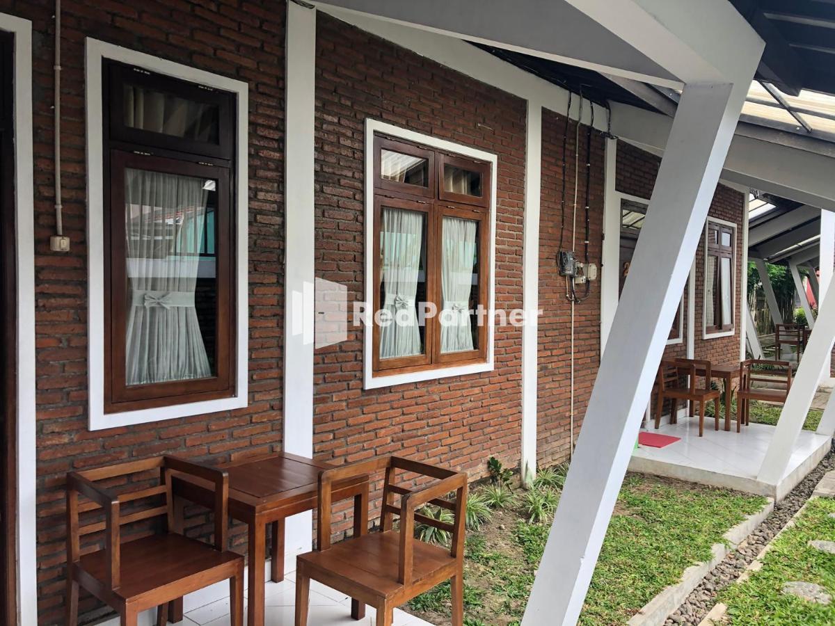 Rifka Annisa Guesthouse Syariah Redpartner Yogyakarta Eksteriør billede