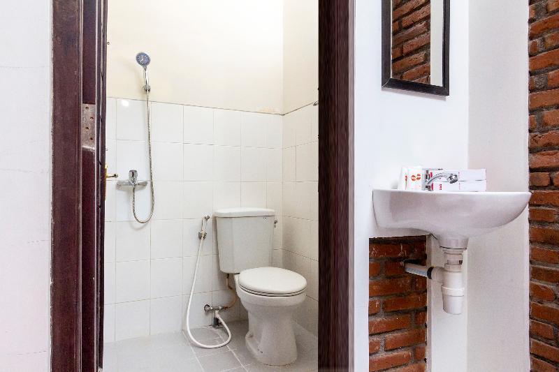 Rifka Annisa Guesthouse Syariah Redpartner Yogyakarta Eksteriør billede